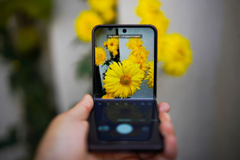 Apple mantém cronograma do iPhone dobrável para 2026