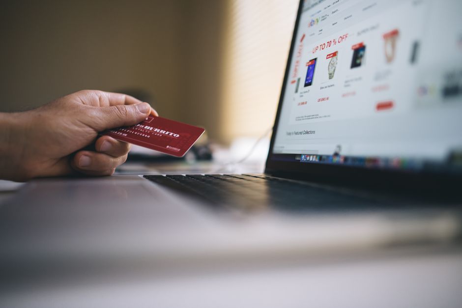 Desconfiança digital afasta 89% dos compradores online