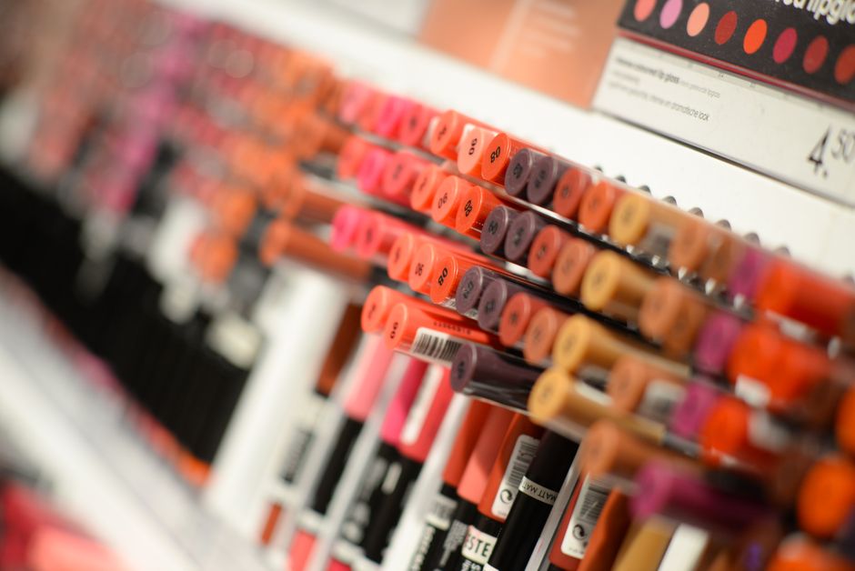 Dollar stores avançam em beleza com foco em valor e simplicidade