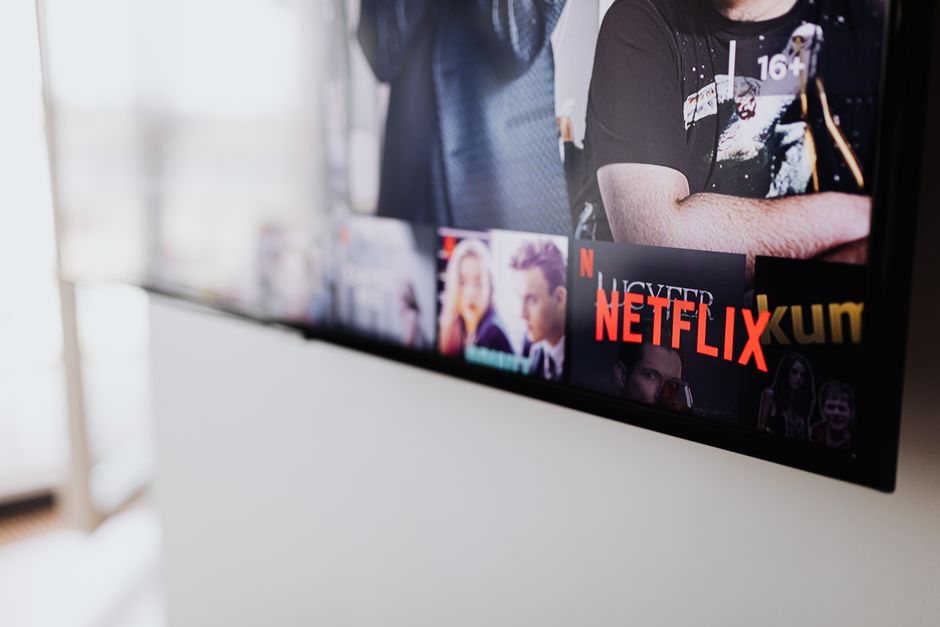 Interfaces inteligentes redefinem experiência de uso em smart TVs