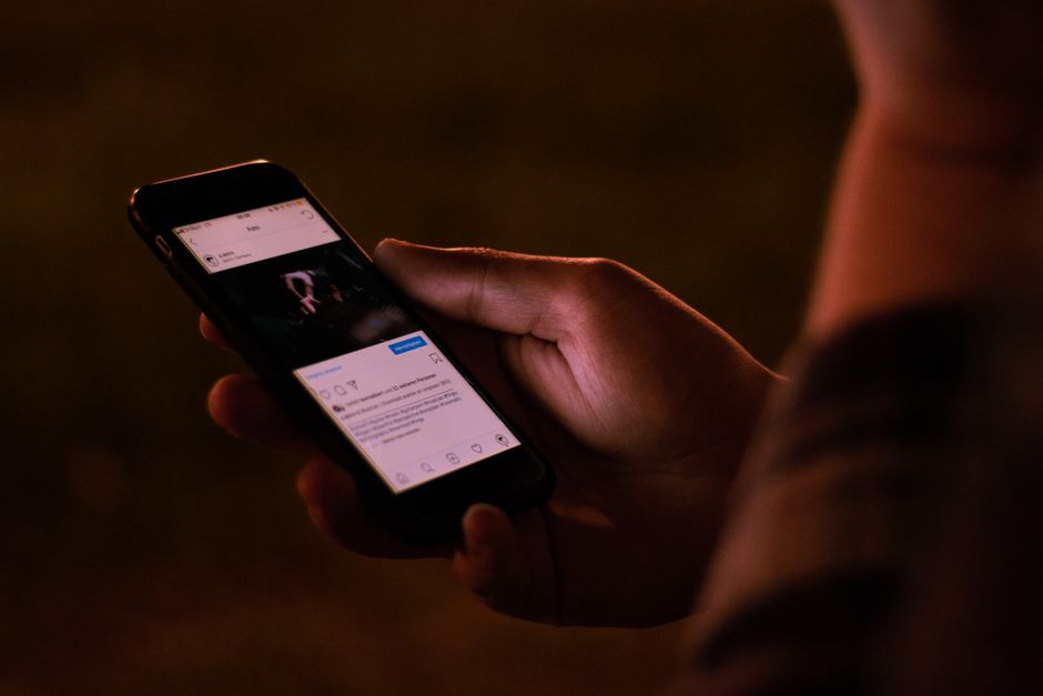 Redes sociais ultrapassam TV como principal fonte de notícias
