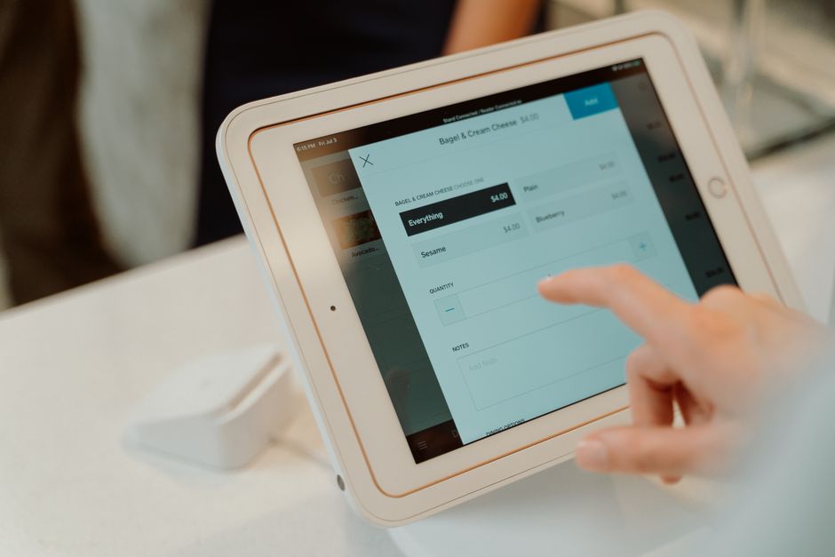 Tablets corporativos avançam como ferramenta estratégica no varejo